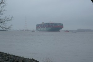 CSCL Indian Ocean - Schlepperballett